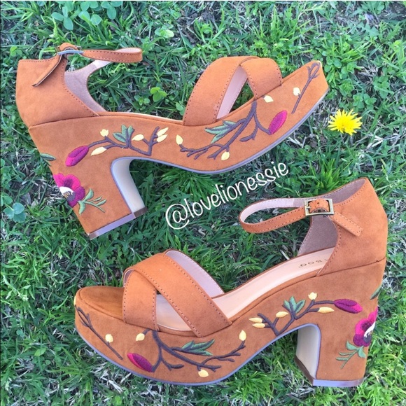 BAMBOO Shoes - Chunky Heel Embroidered Platforms